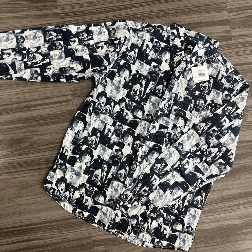 Vintage Stussy. XL Long sleeve Laura Love logo